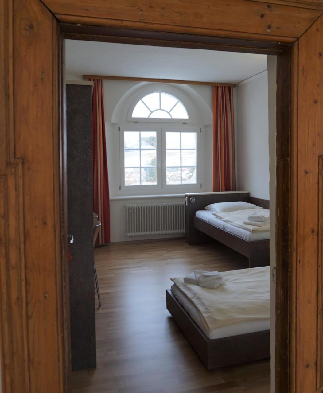 Отель Jugendhaus St. Norbert Рот-ан-дер-Рот Экстерьер фото