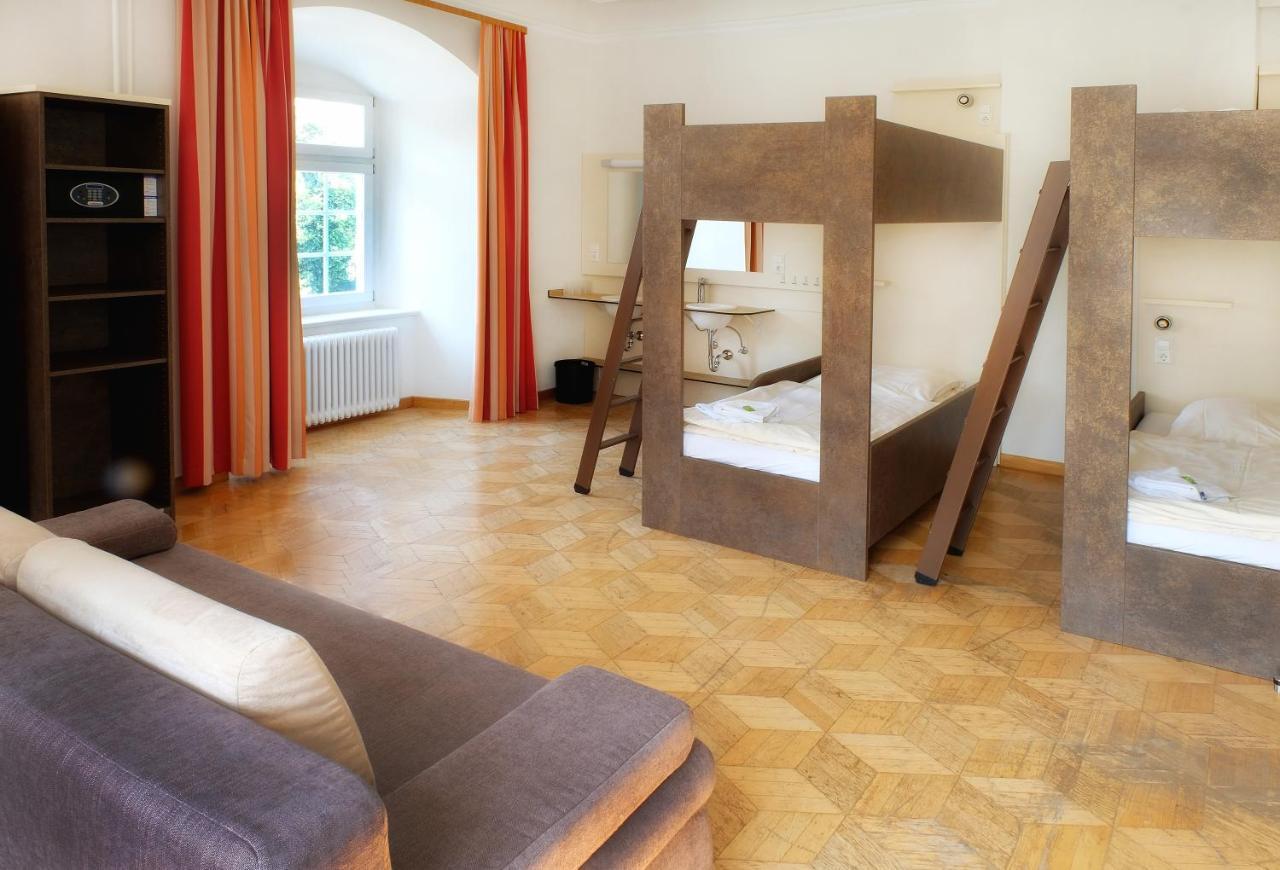 Отель Jugendhaus St. Norbert Рот-ан-дер-Рот Экстерьер фото